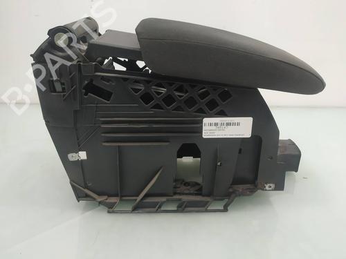 Used Armrest / Center console VW GOLF VI (5K1) 1.6 TDI (105 hp) 8803731