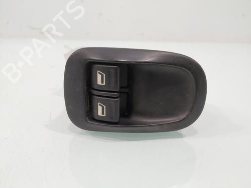 Venstre fortil elrude kontakt PEUGEOT 206 SW (2E/K) 1.4 HDi (68 hp) 32323407