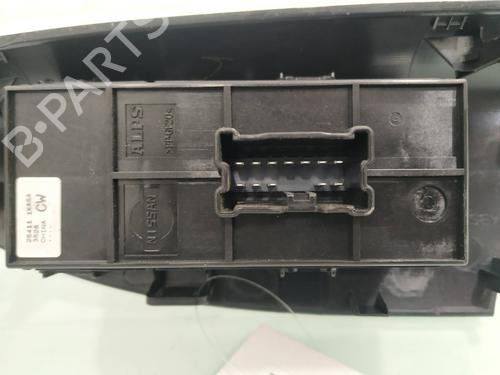 Right front window switch NISSAN JUKE (F15) 1.6 | BP13091174I26 