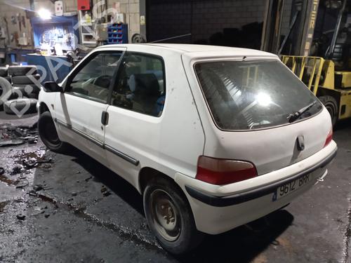 Høyre foran invendig håndtak PEUGEOT 106 II (1A_, 1C_) 1.4 i | BP16147496I14 