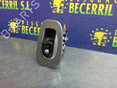 Used Right rear window switch HYUNDAI ACCENT II (LC) 1.5 CRDi (82 hp) 8455199