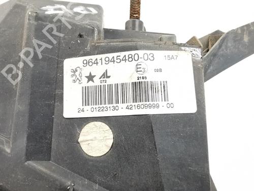 Right front fog light PEUGEOT 407 (6D_) 2.0 HDi 135 (6DRHRH, 6DRHRE, 6DRHRG, 6DRHRJ) | BP30684090C31