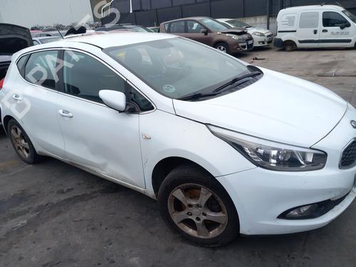 Left front fog light KIA CEE'D (JD) 1.4 CRDi 90 | BP36378516C30 - Image 4
