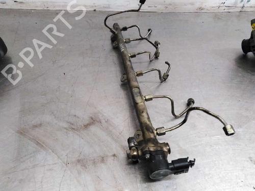Used Injection rail MERCEDES-BENZ E-CLASS (W210) [1995-2003]  17174217