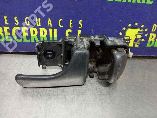 Used Front right interior door handle Front right interior door handle NISSAN TERRANO II (R20) 2.7 TDi 4WD (125 hp) 8449571 8449571