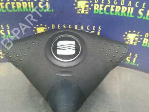Used Driver airbag SEAT CORDOBA (6L2) 1.9 TDI (100 hp) 8434546