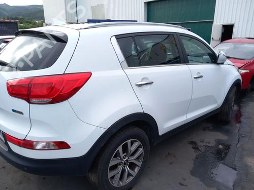 Światło przeciwmgielne tylne KIA SPORTAGE III (SL) 1.7 CRDi | BP30772552C37 