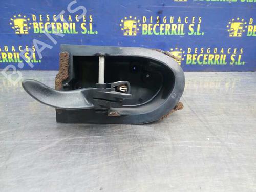 Used Rear left interior door handle FORD MONDEO I (GBP) [1993-1996]  8432633