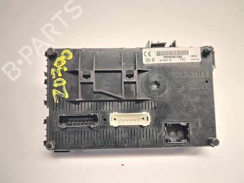 Elektronische module RENAULT CLIO II (BB_, CB_) 1.4 16V (B/CB0L) (95 hp) 28537882
