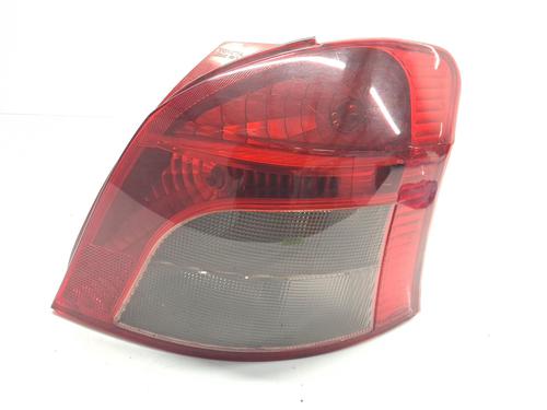 Høyre baklys TOYOTA YARIS (_P9_) 1.4 D-4D (NLP90_, NLP90R) (90 hp) 31065209