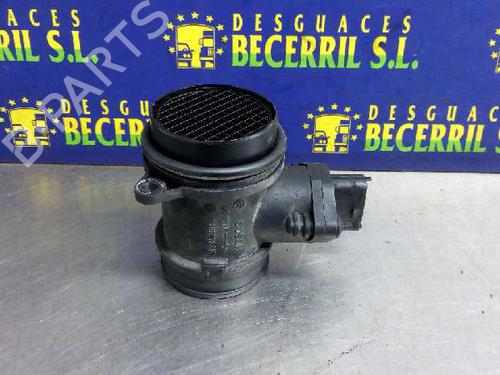 Débitmètre de masse D'Air FIAT PUNTO (188_) 1.3 JTD 16V (70 hp) 8438371