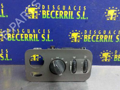 Used Headlight switch CHRYSLER VOYAGER / GRAND VOYAGER IV (RG) 2.5 CRD (143 hp) 8449284