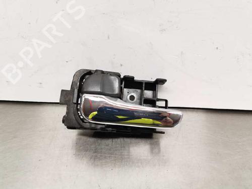 Used Front left interior door handle NISSAN X-TRAIL I (T30) 2.2 Di 4x4 (114 hp) 8462517