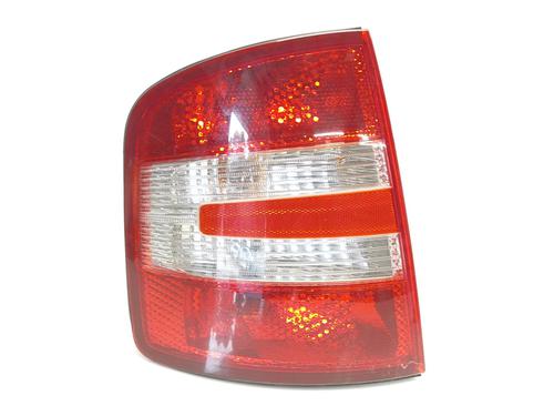 Venstre baglygte SKODA FABIA I (6Y2) 1.4 TDI (75 hp) 28441725