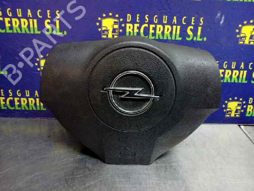 Used Driver airbag OPEL ZAFIRA / ZAFIRA FAMILY B (A05) 1.9 CDTI (M75) (150 hp) 8452250