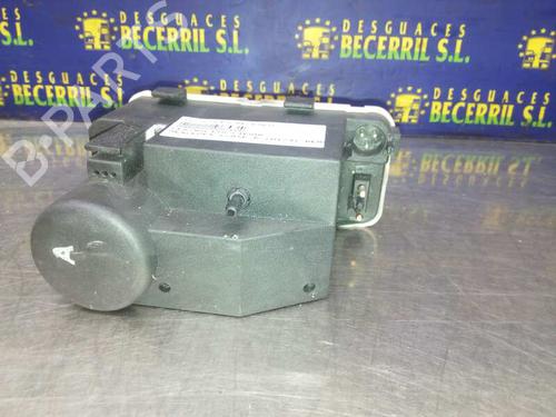 Used Fuse box MERCEDES-BENZ E-CLASS (W124) E 250 Turbo-D (124.128) (126 hp) 8431010