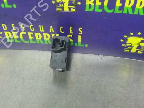 Right rear window switch PEUGEOT 307 Break (3E) 2.0 HDI 110 | BP8431609I28 
