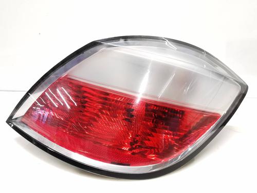 Used Right taillight OPEL ASTRA H (A04) [2004-2014]  22248405