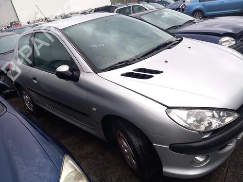 Teile für PEUGEOT 206 Hatchback (2A/C) 1.4 i (75 hp) 4359659 