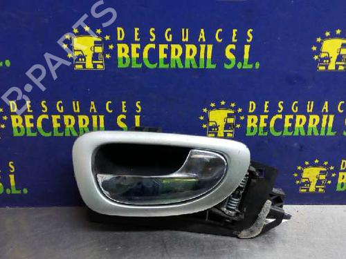 Used Front right interior door handle PEUGEOT 307 Break (3E) 2.0 HDI 90 (90 hp) 8449727