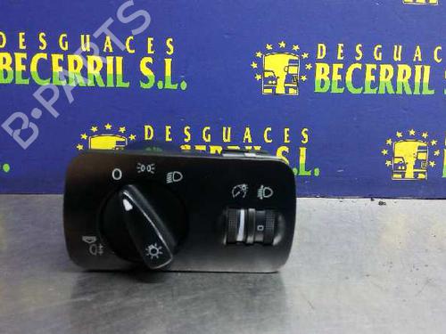 Used Headlight switch SEAT CORDOBA (6K1, 6K2) 1.4 i (60 hp) 8442566
