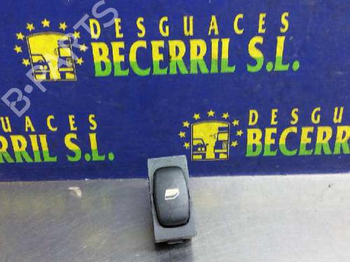 Used Right rear window switch PEUGEOT 407 (6D_) 2.0 HDi 135 (6DRHRH, 6DRHRE, 6DRHRG, 6DRHRJ) (136 hp) 8448002