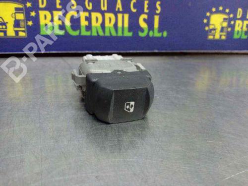 Used Right front window switch Right front window switch RENAULT MEGANE II Estate (KM0/1_) 1.5 dCi (KM16, KM1E) (106 hp) 8443746 8443746