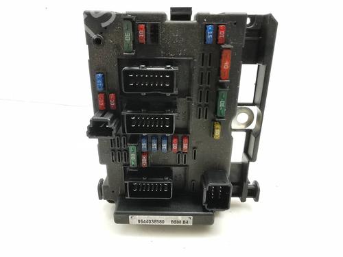 Used Fuse box PEUGEOT 406 (8B) [1995-2005]  22421958
