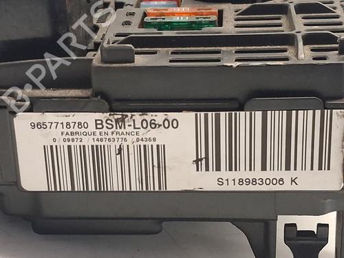 Fuse box PEUGEOT 607 (9D, 9U) 2.7 HDi 24V | BP36022833E1 - Image 3