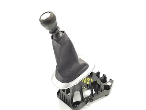 Gear lever TOYOTA YARIS (_P13_) 1.4 D (NLP130_, NLP130) | BP24680909M90 