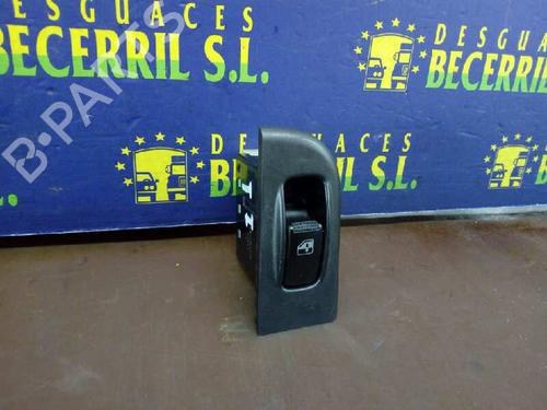 Used Left rear window switch HYUNDAI TRAJET (FO) 2.0 CRDi (113 hp) 8458834