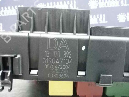 Fuse box OPEL VECTRA C (Z02) 2.2 DGi (F69) | BP8452180E1 