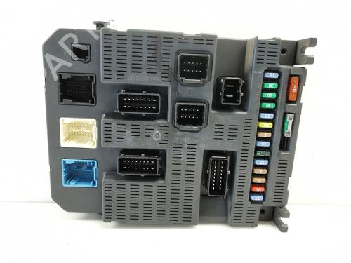Used Fuse box Fuse box 37089752 37089752