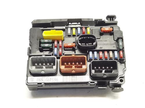 Used Fuse box Fuse box 39451554 39451554
