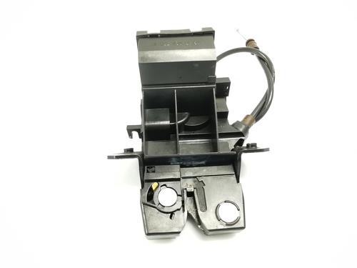 tailgate-lock-mercedes-benz-c-class-w203-2000-2001-2002-2003-2004-2005-2006-2007-34116349 main image