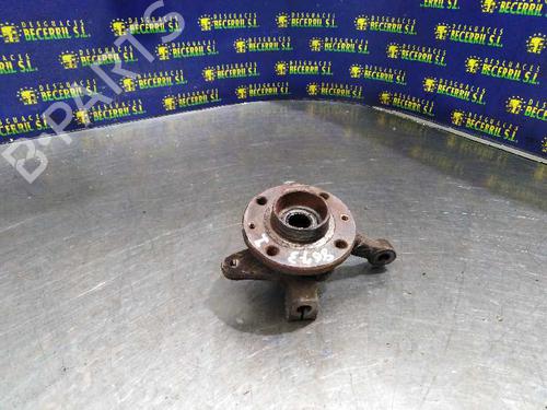 Used Left front steering knuckle RENAULT CLIO I (B/C57_, 5/357_) [1990-1999]  8460603