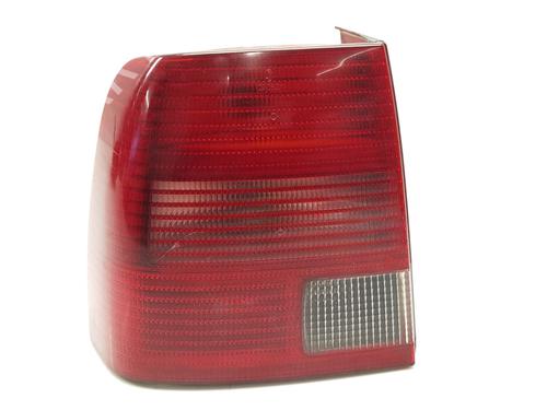 Venstre baglygte VW PASSAT B5 (3B2) 1.9 TDI (115 hp) 31137372