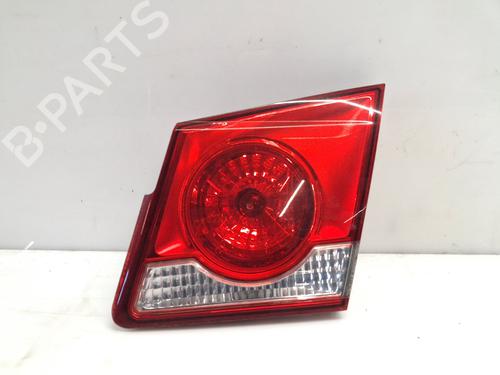 Used Right tailgate light CHEVROLET CRUZE (J300) [2009-2026]  32395746