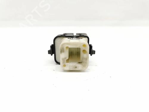 Right front window switch MITSUBISHI PAJERO III (V7_W, V6_W) 3.2 Di-D (V68W, V78W) | BP8610025I26 