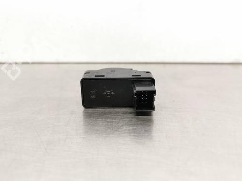 BP8474669I26 | Right front window switch IVECO DAILY VI Van 33S13, 35S13, 35C13 BP8474669I26