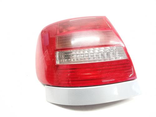 Farolim esquerdo Farolim esquerdo AUDI A4 B5 (8D2) S4 quattro (265 hp) 36377731 36377731