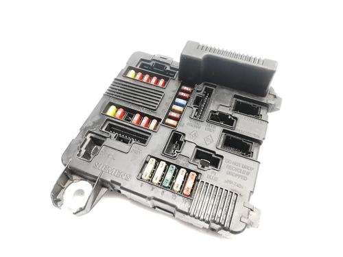 Used Fuse box Fuse box 33716848 33716848