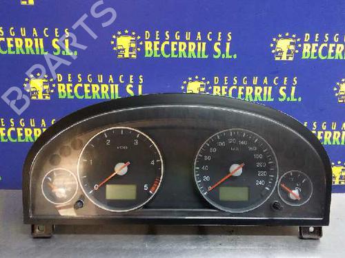 Used Instrument cluster FORD MONDEO III (B5Y) [2000-2007]  8442840