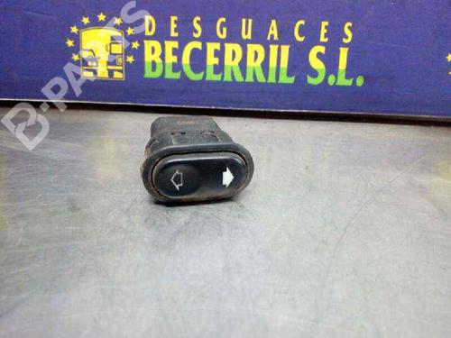 Used Right front window switch Right front window switch FORD MONDEO II (BAP) 1.8 TD (90 hp) 8439846 8439846