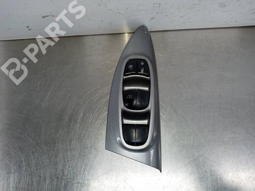 Used Left front window switch Left front window switch NISSAN JUKE (F15) 1.5 dCi (110 hp) 8466809 8466809