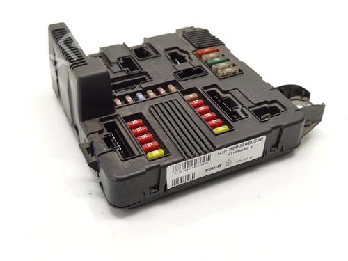 Used Fuse box RENAULT MEGANE II (BM0/1_, CM0/1_) 1.5 dCi (BM02, BM13, BM2A, CM02, CM13) (101 hp) 30589811