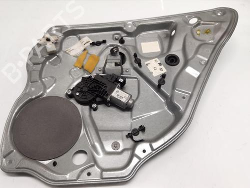 Alzavetro posteriore destra VW POLO IV (9N_, 9A_) 1.2 (60 hp) 30759959