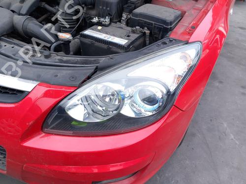 Used Left headlight HYUNDAI i30 (FD) 1.4 (109 hp) 30052721