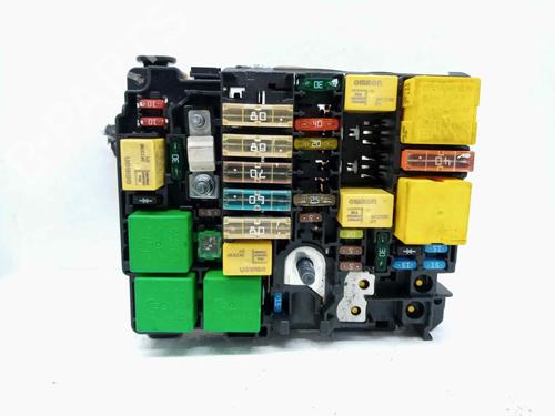 Used Fuse box PEUGEOT 208 I (CA_, CC_) 1.2 VTI 82 (82 hp) 8483303