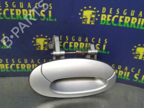 Used Front right exterior door handle HYUNDAI ELANTRA III Saloon (XD) 1.6 (107 hp) 8435549